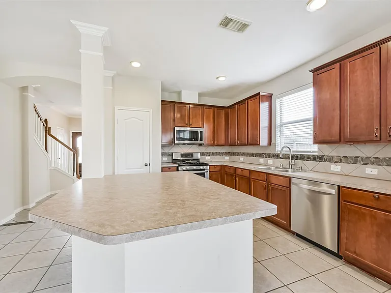 2601 Hewn Rock Way — Photo 11