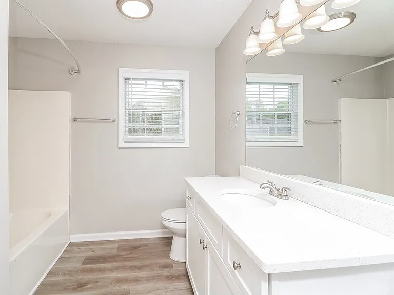 417 Remington Ct — Photo 15