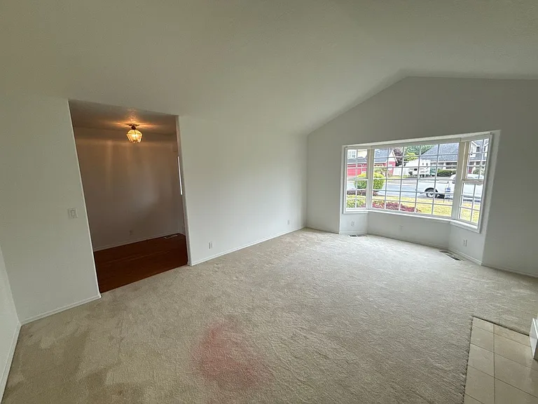 191 McLaughlin Dr — Photo 6