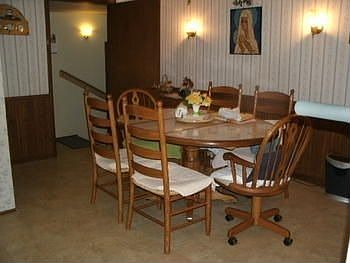 LARGE DINING ROOM AREA