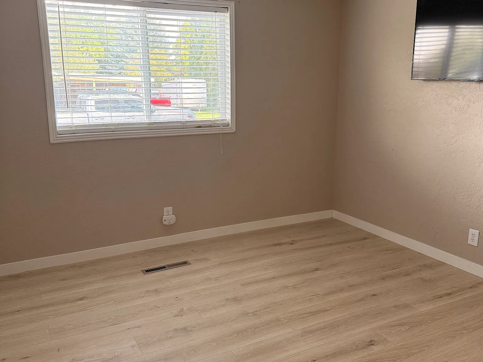 3 bed, 1318 sqft, $1,800 — Photo 4