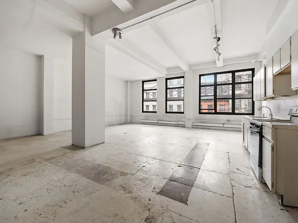161 W 15th St APT 3C, New York, NY 10011