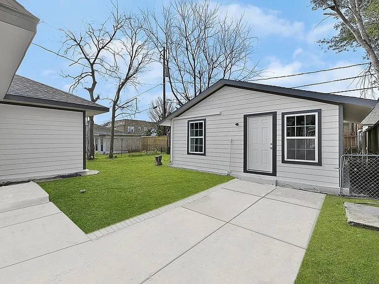 224 Everton St — Photo 13