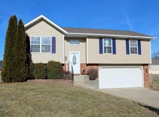 528 Copper Bend Rd, Maryville, IL 62062