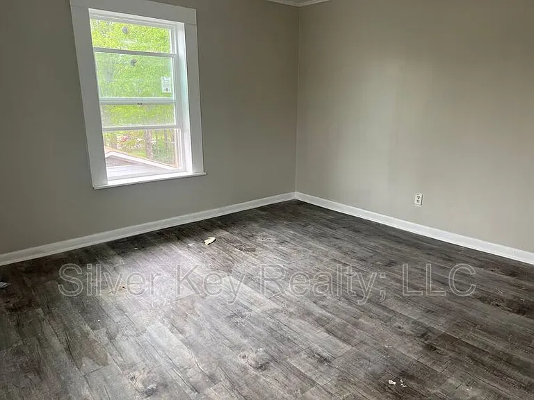 405 Park St #4 — Photo 2