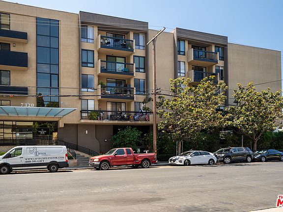 3rd image of 7320 Hawthorn Ave APT 425