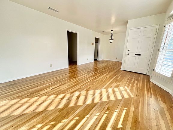 2nd image of 4544 Dunrobin Ave