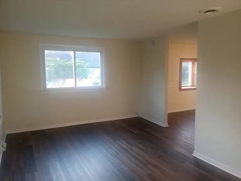 1816 Howard St — Photo 6
