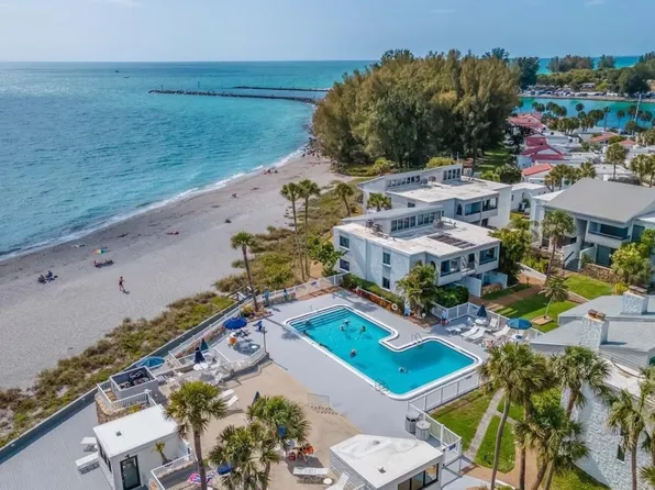 1555 Tarpon Center Dr, Venice, FL