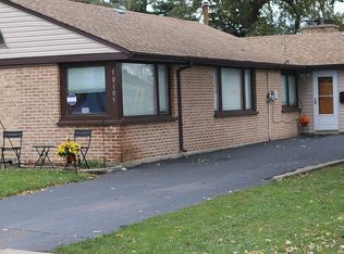 10105 Harnew Rd E, Oak Lawn, IL 60453