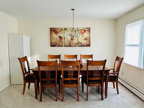 4th image of 266 Edward Ave #1