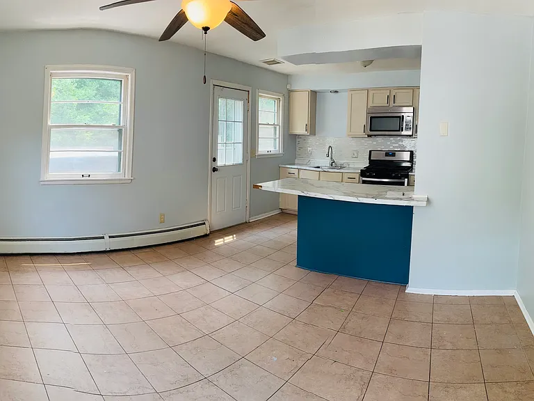 1318 Circle Terrace Blvd NE — Photo 10