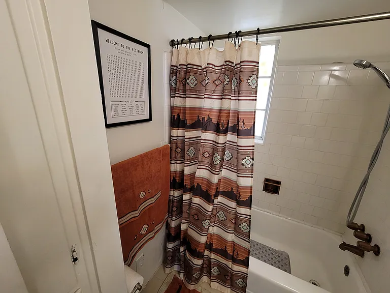 N 28th Pl — Photo 5