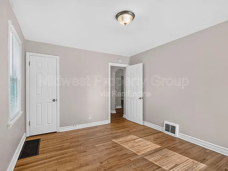 7815 Cler Ave — Photo 14