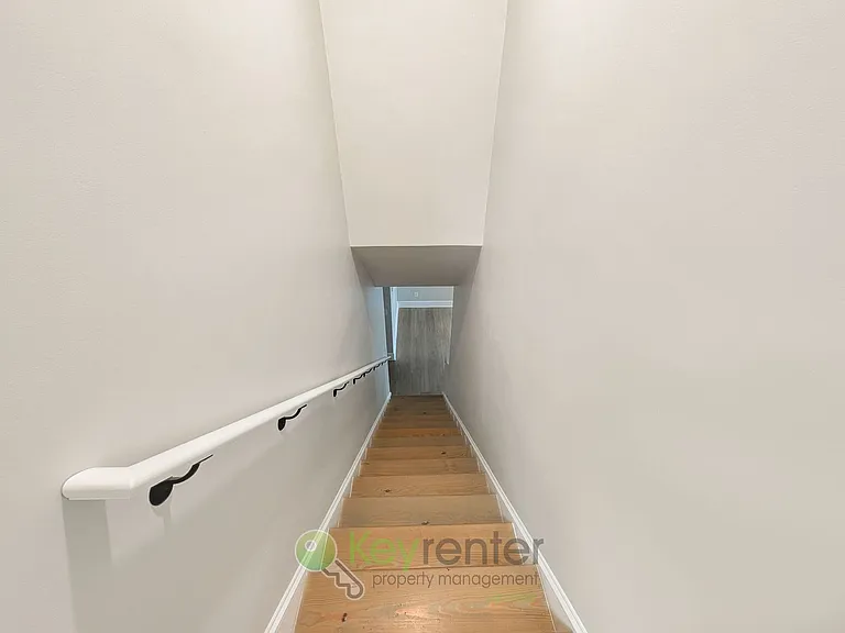 102 Woodville Ave — Photo 13