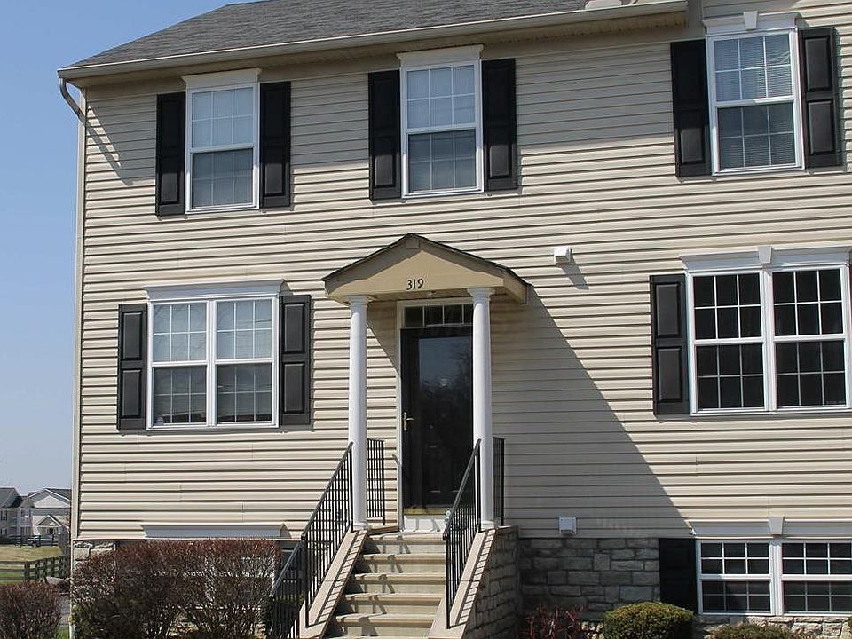 1st image of 319 Oxford Oak Dr
