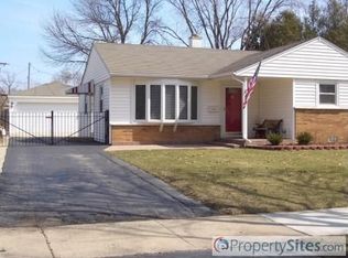 2610 Cardinal Dr, Rolling Meadows, IL 60008