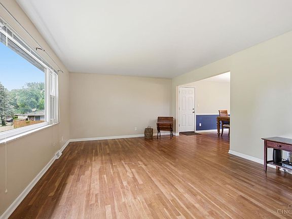 5th image of 9386 Westbury Dr