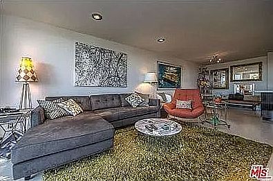 3rd image of 8535 W West Knoll Dr APT 214