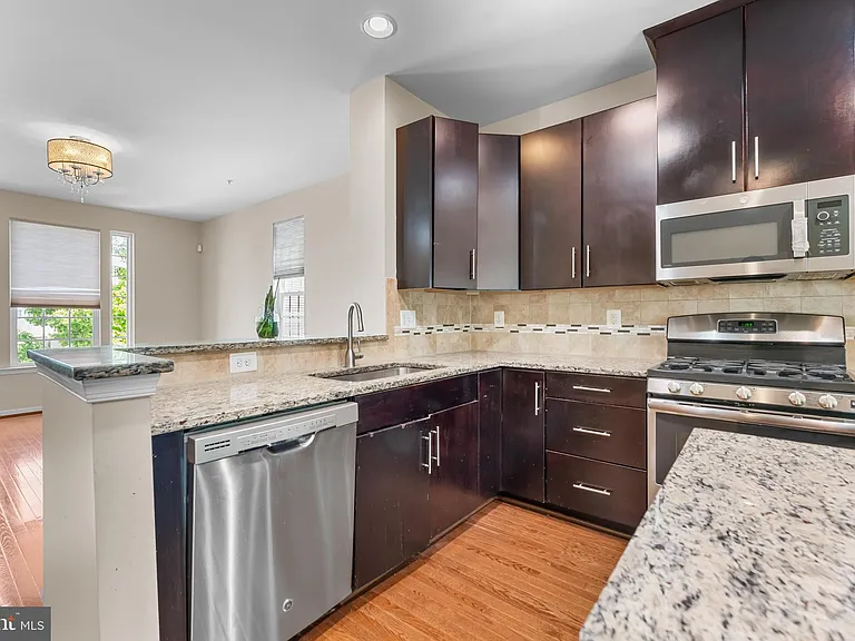 3218 Vogel Rd — Photo 8