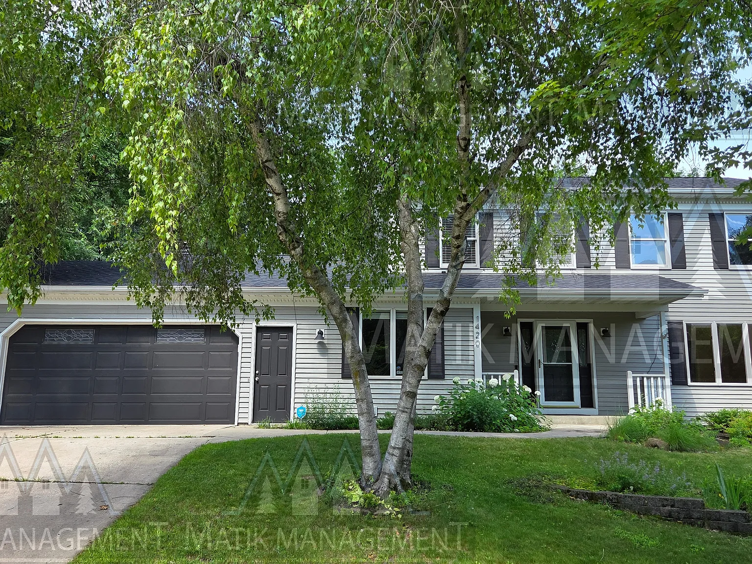 4 bed, 3638 sqft, $3,095 — Photo 2