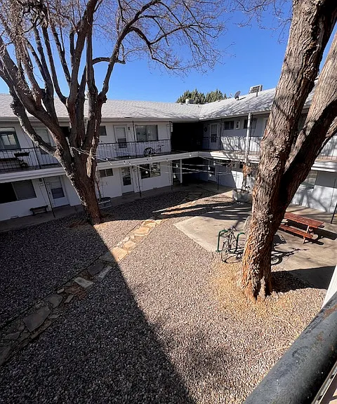 La Plata Manor — Photo 20