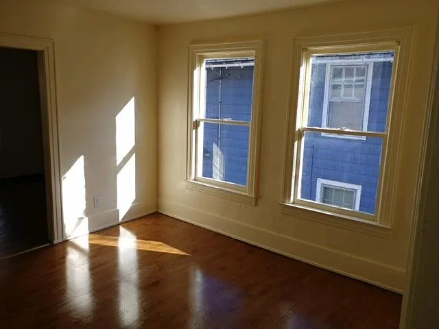 913-915 Springate St #2 — Photo 4