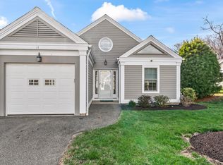 11 Saint George Pl UNIT 11, Sandy Hook, CT 06482