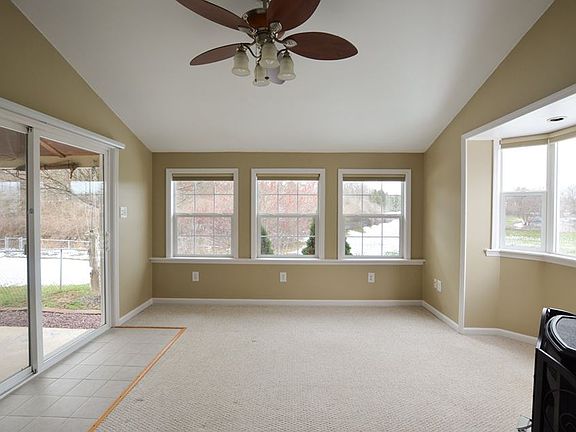 2nd image of 358 Sioux Ct