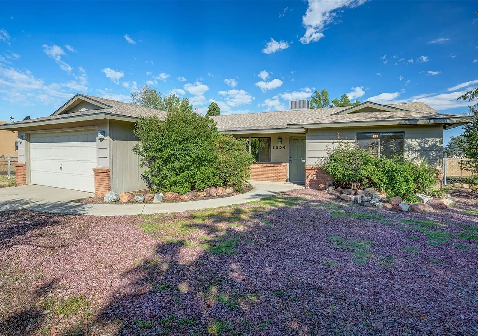 3 Bedroom / 2 Bath home in Prescott Valley for Rent! — Photo 1