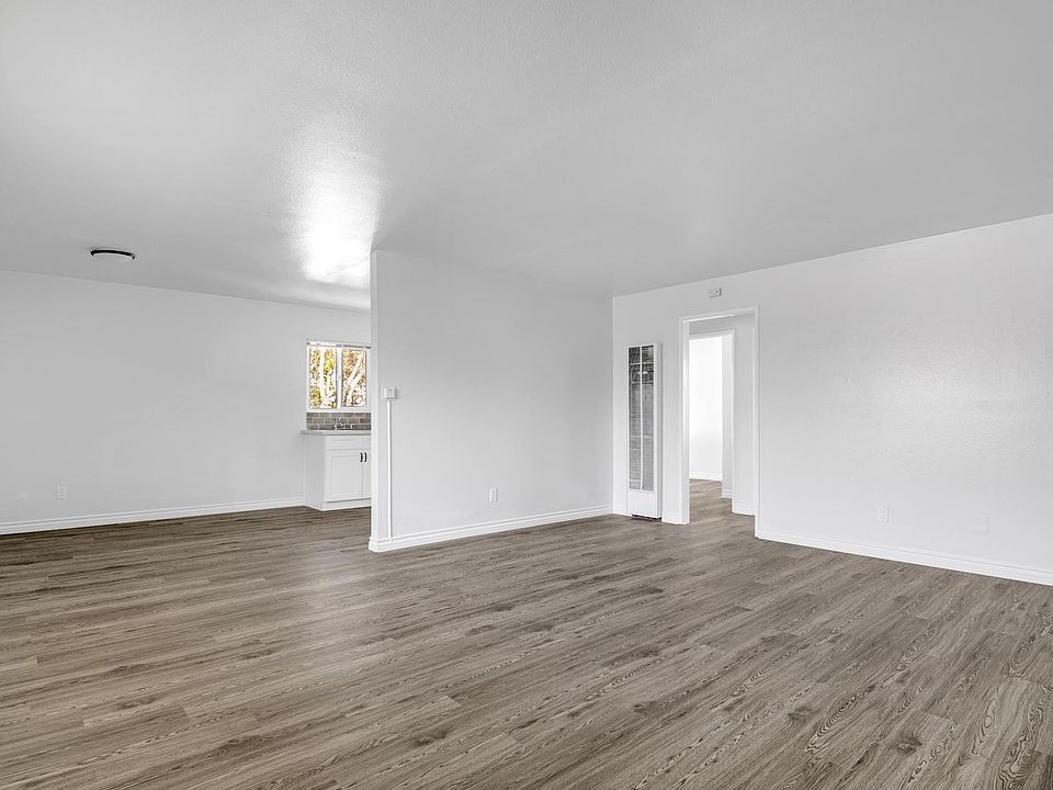 1st image of 823 Lagoon Ave #5