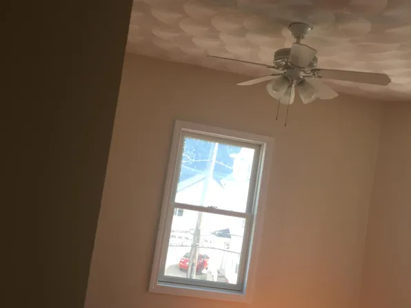 96 Arch St APT 3, Pawtucket, RI 02860