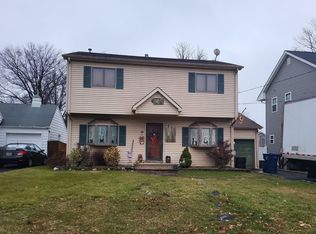 18 Sunset Dr, Clark, NJ 07066