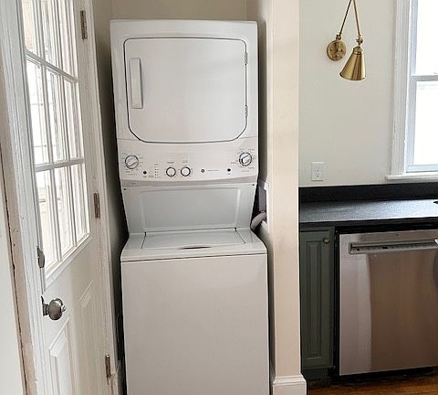 3rd image of 234 Pawling Ave #2