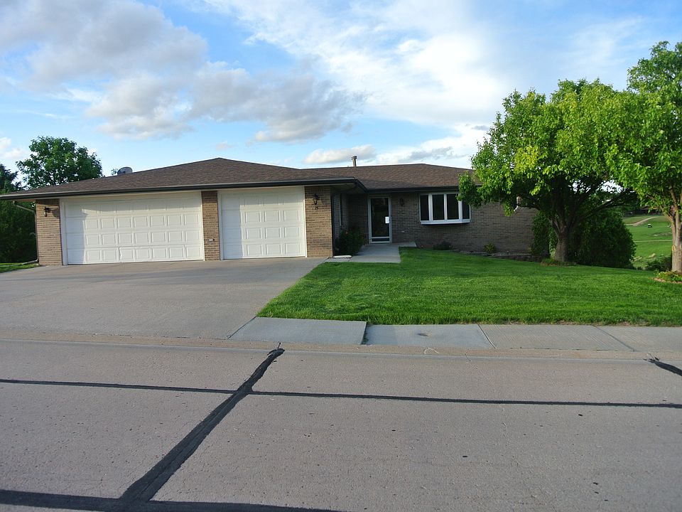 1st image of 15 Wedgewood Dr
