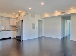 5758 Camellia Ave APT 205, North Hollywood, CA 91601