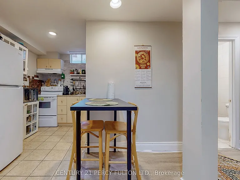 158 Holm Cres #BSMNT — Photo 5