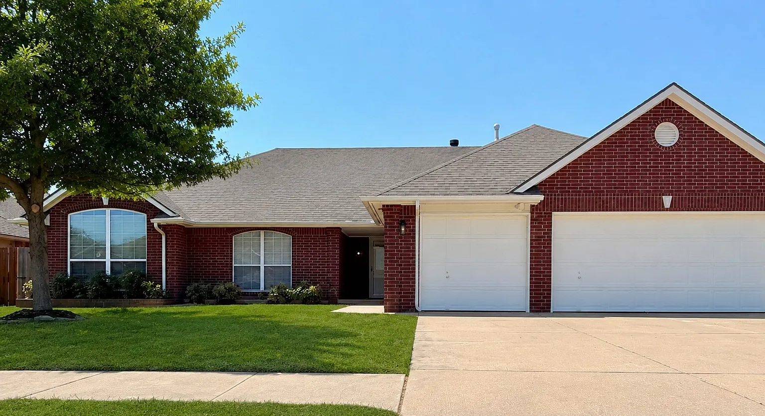 3 bed, 1856 sqft, $2,500 — Photo 2