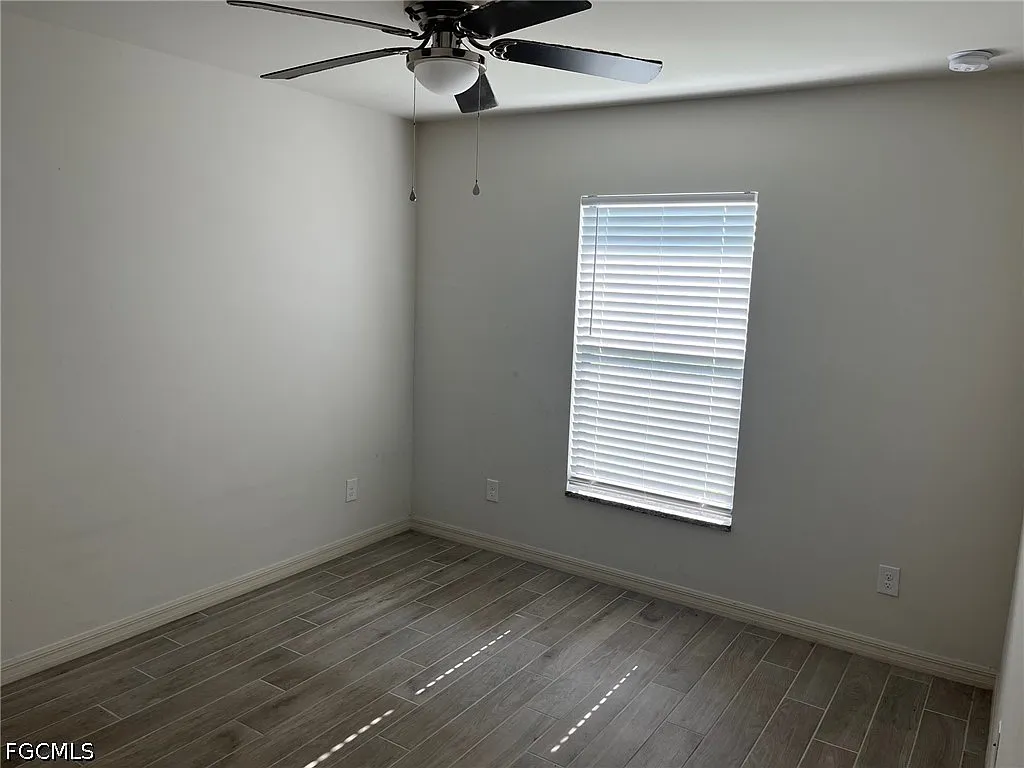 3 bed, 2.0 bath, 1426 sqft, $2,200 — Photo 4