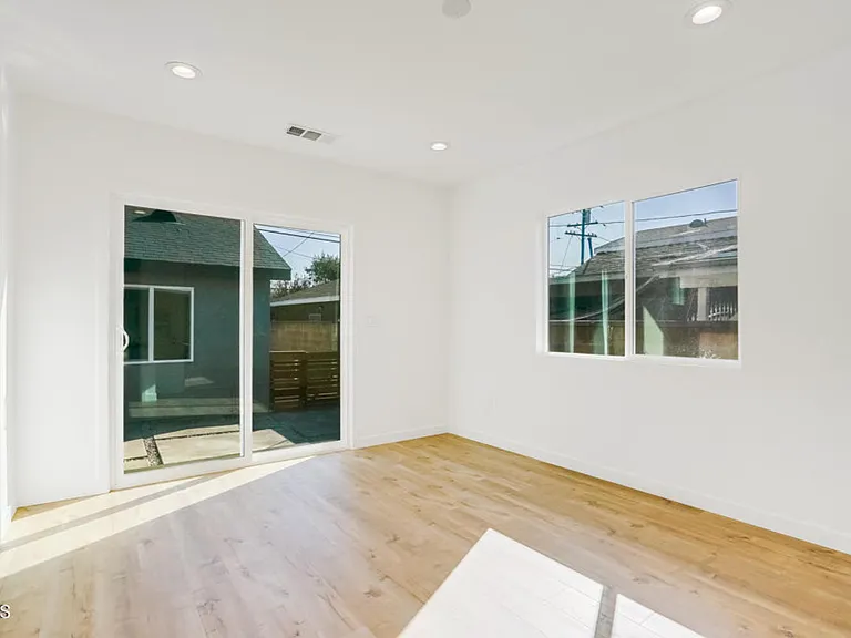 1330 Fraser Ave — Photo 15