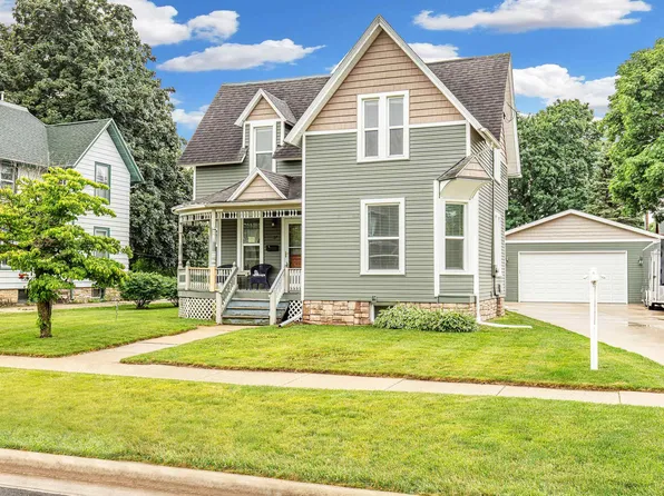 27 Garfield Ave, Evansville, WI 53536