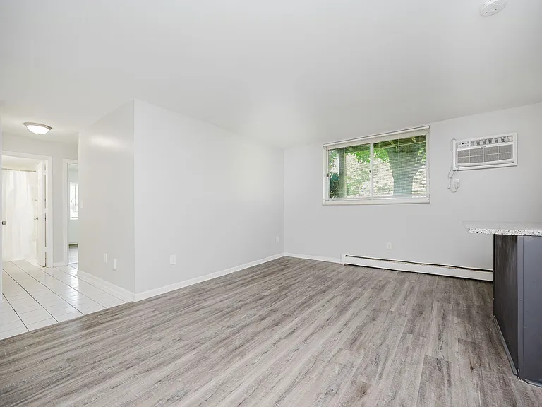 6300 Montgomery — Photo 17