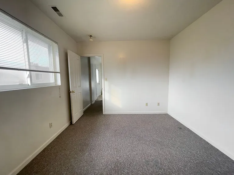 Coming Soon: 9011 W Jackson St! 3 Bedroom 1 Bath! Pet Friendly! Yorktown School District — Photo 7