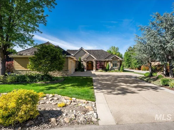 9194 W Beachside Ln, Garden City, ID 83714