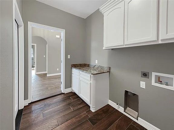 5th image of 6537 Paddington Dr #0