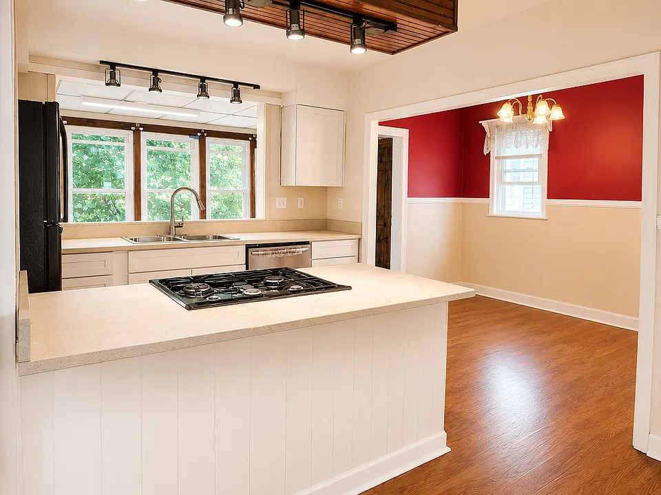 19 Blaine Ave #2
