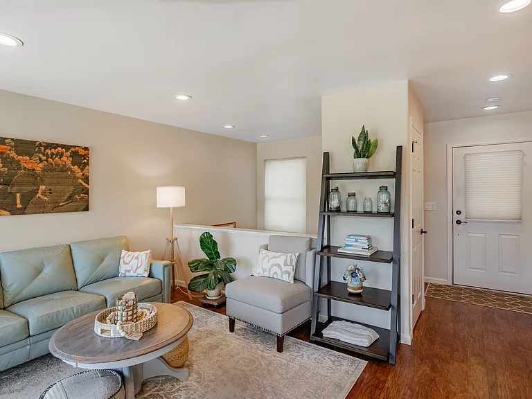 340 Castle Ridge Dr — Photo 7