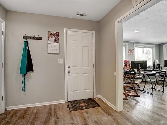 5th image of 337 Sweetman Ave