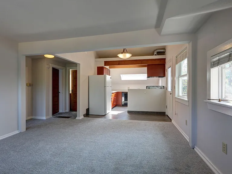824 NE Ravenna Blvd — Photo 4