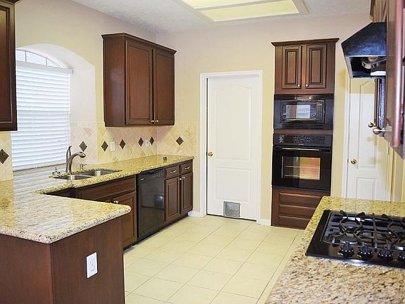 5th image of 2004 Barrington Pointe Dr